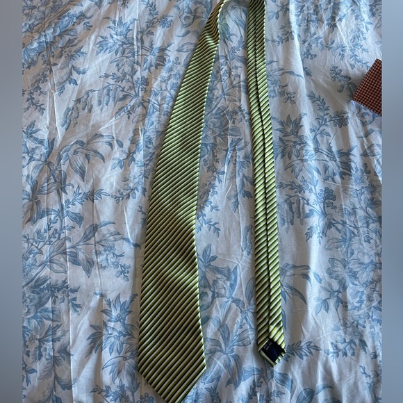 Green Striped tie - Picture 1 of 2
